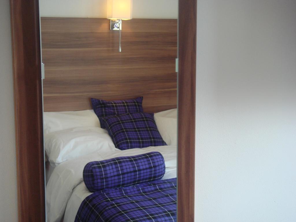 New Lomond Hotel Paisley Bagian luar foto