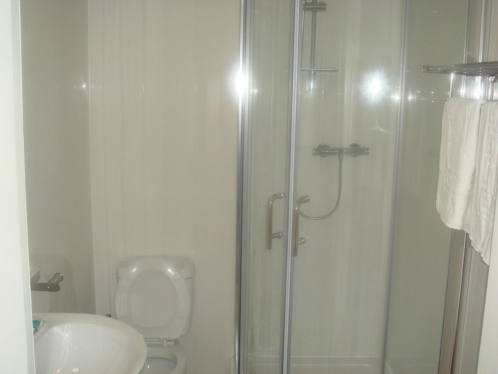 New Lomond Hotel Paisley Bagian luar foto